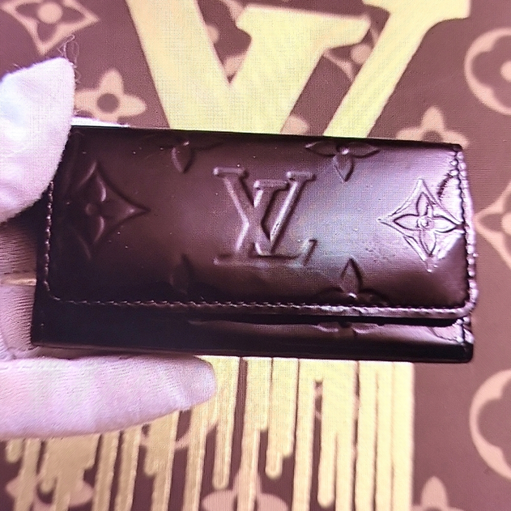 Louis Vuitton Deep Purple/Plum a Vernis key case - Picture 2 of 14